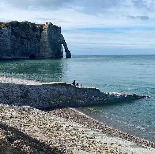 Maison Familiale De A *