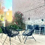 Maison Familiale De A *